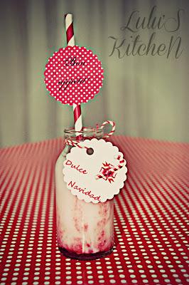 CUPCAKES DE COCO Y GLASEADO, RELLENOS DE BOMBÓN DE COCO