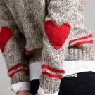 Dale un toque chic a tu ropa poniendole un parche en forma de corazón