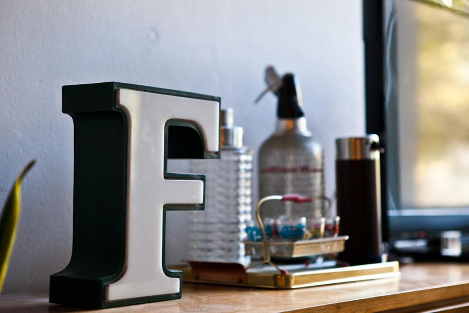 Freunde von Freunden — Frank Höhne — Illustrator, Apartment, Berlin-Kreuzberg — http://www.freundevonfreunden.com/interviews/frank-hoehne/