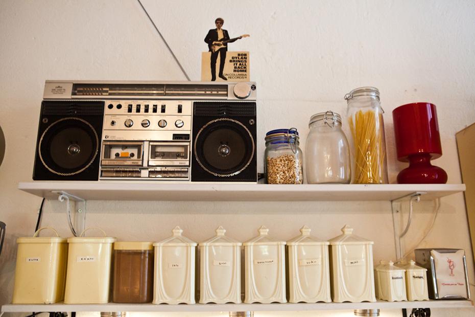 Freunde von Freunden — Frank Höhne — Illustrator, Apartment, Berlin-Kreuzberg — http://www.freundevonfreunden.com/interviews/frank-hoehne/