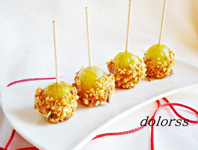 Uvas caramelizadas con almendras crocanti