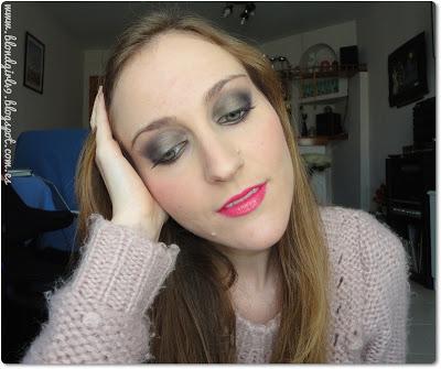 Look de maquillaje morado y oro viejo [pigmentos Meow Cosmetics]
