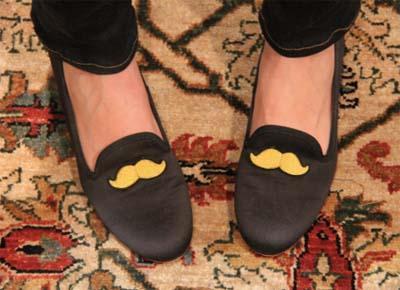 aw12 moustache zapatos1 Tú decides: moustache, ¿si o no?