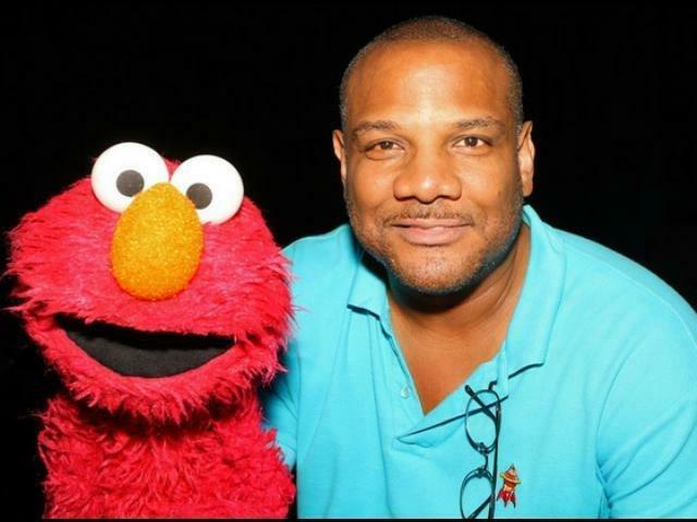 Elmo (PLAZA Sesamo ) señalado por un cuarto acusador