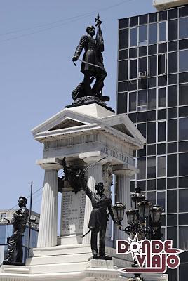 Monumento a Prats de Valparaíso