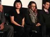 ¡Detenganlo! joven muestra descontento