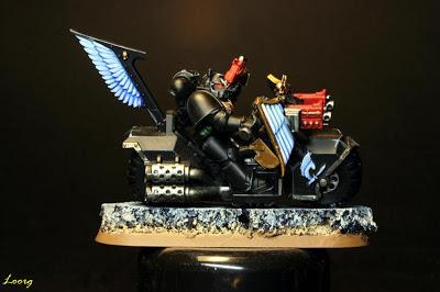 Motorista con pistola bolter de los Ángeles Oscuros