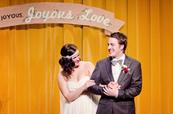 Ryan & Clarissa: Una boda navideña en un  teatro