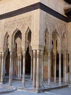 LA RESTAURACIÓN DEL PATIO DE LOS LEONES