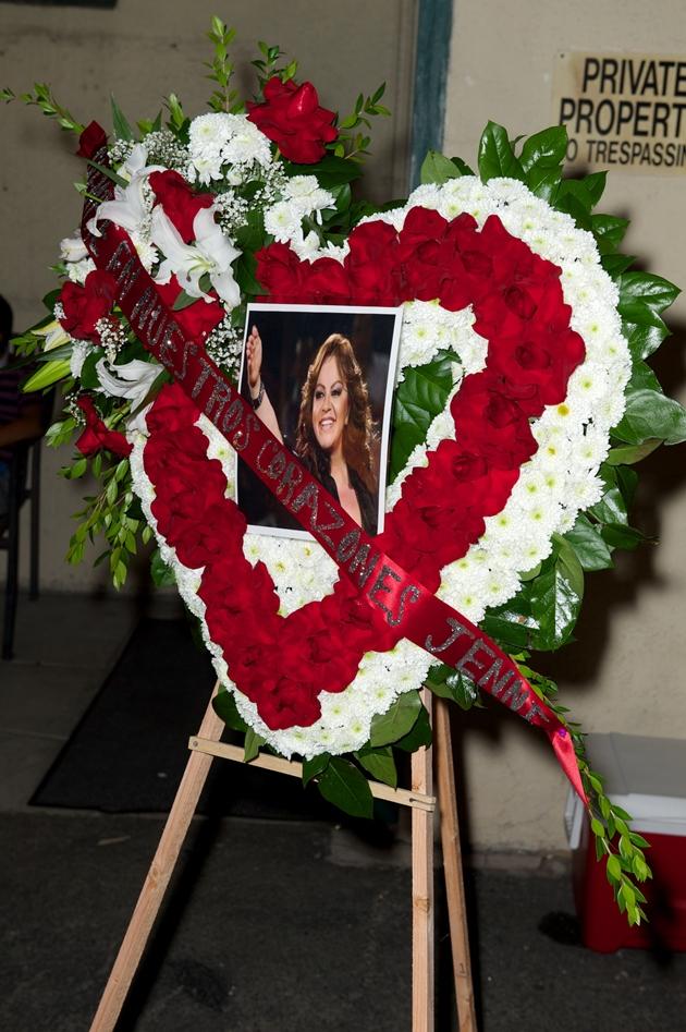 Chicago recuerdan a la cantante Jenni Rivera en una vigilia (+fotos)