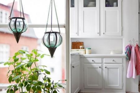 suelo madera espigada lámparas de colores estilo nórdico estilo escandinavo diseño de interiores decorar en colores pastel decoración sencilla decoración femenina decoración en blanco con toques de color decoración diy decoración de salones decoración de oficina decoración de interiores decoración de habitación de hobby decoración de estudios decoración creativa Decoración alegre cojines colores pastel cajas de colores decoración blog estilo nórdico blog de interiores blog de decoración accesorios para el hogar estilo nórdico Accesorios para el hogar de colores accesorios colores 