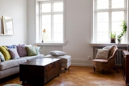 suelo madera espigada lámparas de colores estilo nórdico estilo escandinavo diseño de interiores decorar en colores pastel decoración sencilla decoración femenina decoración en blanco con toques de color decoración diy decoración de salones decoración de oficina decoración de interiores decoración de habitación de hobby decoración de estudios decoración creativa Decoración alegre cojines colores pastel cajas de colores decoración blog estilo nórdico blog de interiores blog de decoración accesorios para el hogar estilo nórdico Accesorios para el hogar de colores accesorios colores 