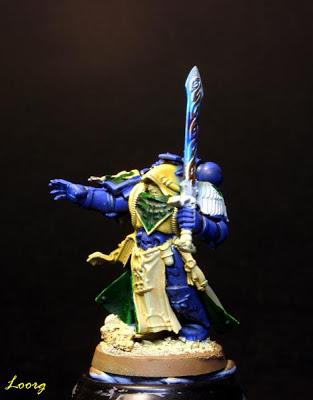 Detalle delantero de Turmiel de la caja de Warhammer 40000: Venganza Oscura