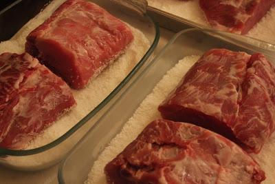 Lomos Especiados, fiambres navideños curados en casa. Lomos Especiados, fiambres navideños curados en casa.