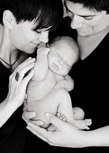 Un estudio avala a las familias homoparentales para adoptar y criar a niñxs