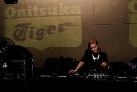 ONITSUKA TIGER, DON'T STOP ONITSUKA TIGER, DON'T STOP