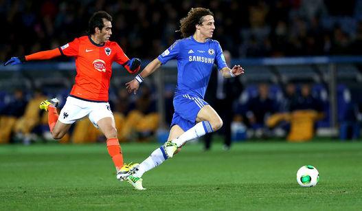 Defensa central en el medio del campo