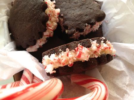 Buen finde Galletas de chocolote rellenas con candy cane relleno vainilla galletas recetas regalos galletas recetas nochebuena recetas faciles de galletas recetas delikatissen galletas rellenas de crema de vainilla receta galletas oreo receta galletas oreo caseras galletas decoradas galletas de navidad recetas galletas de chocolate receta fotografía de galletas dulces delikatissen decorar galletas candy cane usos candy cane recetas galletas candy cane recetas dulces candy cane receta