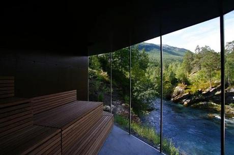 DesesTRÊSate en el Desierto Noruego