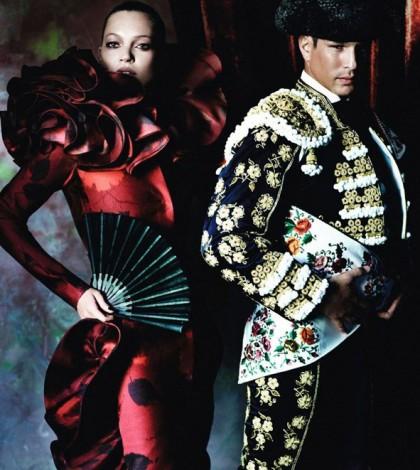 Mario Testino mira a España