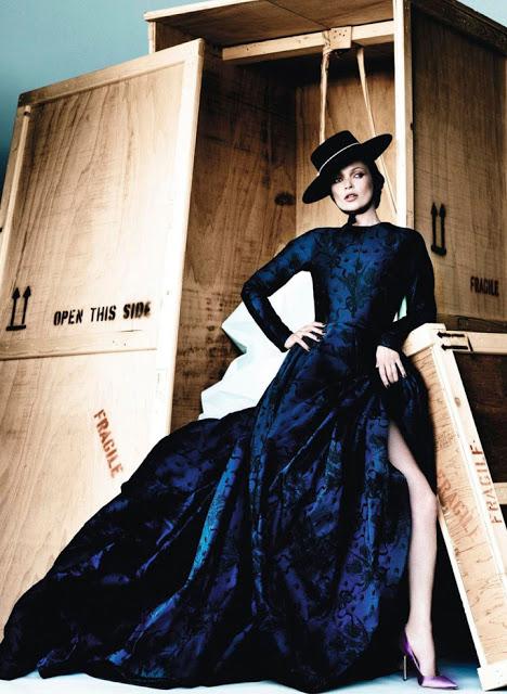 Mario Testino mira a España