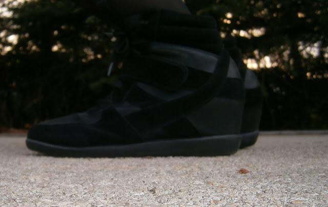 Falda lápiz & sneakers