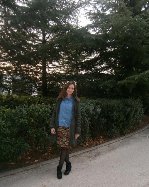 Falda lápiz & sneakers