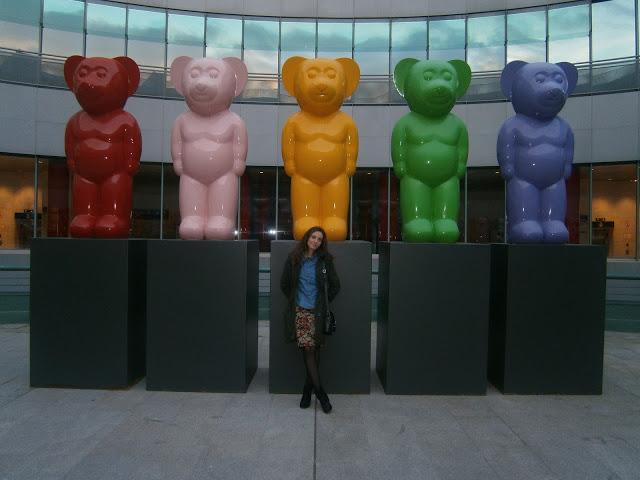 Falda lápiz & sneakers
