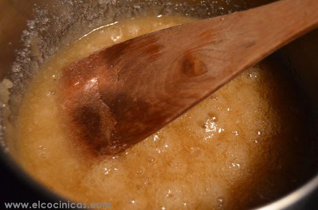 Tartaletas de chocolate con nueces y caramelo
