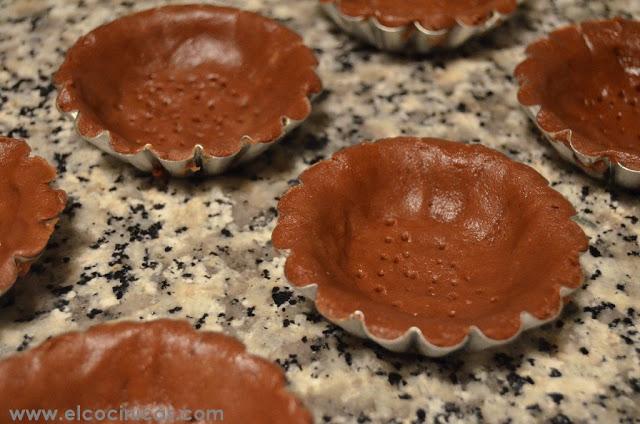 Tartaletas de chocolate con nueces y caramelo