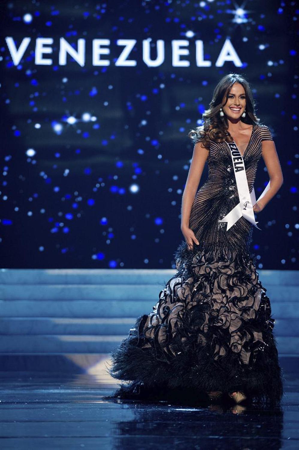 ¡Espectacular! Irene Esser traspasa las cámaras haciendo gala de su elegancia
