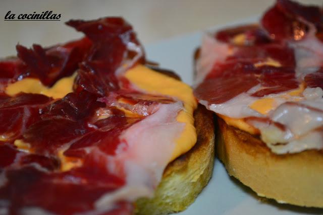 TOSTA DE SALMOREJO CON JAMON IBERICO