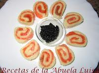 CANAPÉS DE ROLLITOS DE SALMÓN