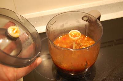 Merluza en salsa de anchoas y verduras. Merluza fácil para navidad