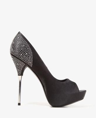 Zapatos con tachuelas