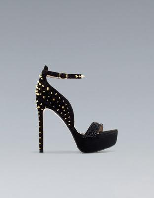 Zapatos con tachuelas