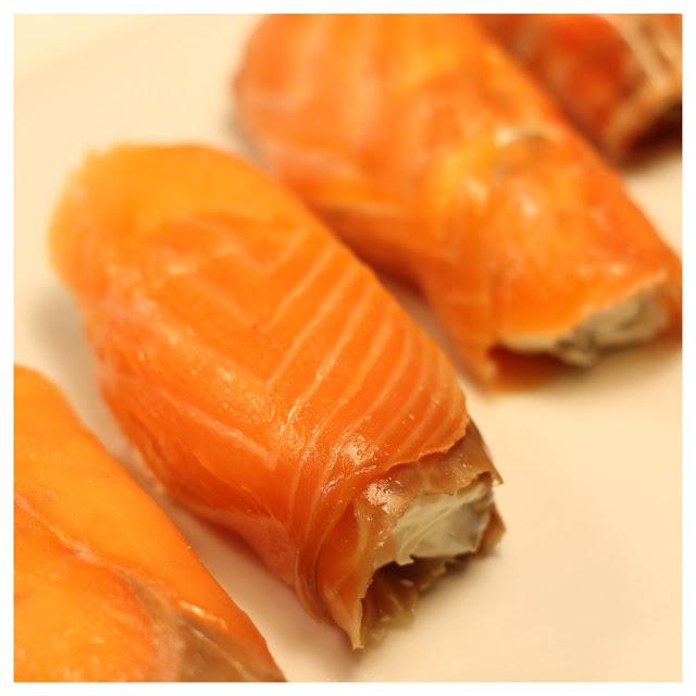 rollitos de salmon - salmon rolls