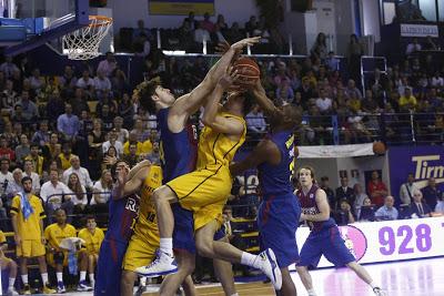 Nelson desencaja a un Barça sin norte (81-69)