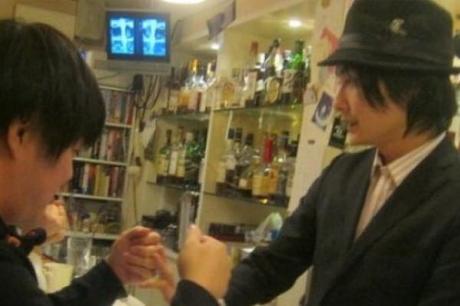 Un café utiliza la hipnosis para atraer clientes – TENDENCIAS Un café utiliza la hipnosis para atraer clientes