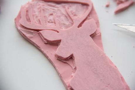 Sello de goma casero con motivo de ciervo o reno DIY rubber stamps carvado de sellos sobre goma