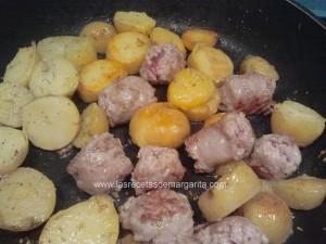 Longaniza con patatas al romero