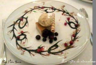 Nidos de espárrago verde y queso con ibérico y bacalao