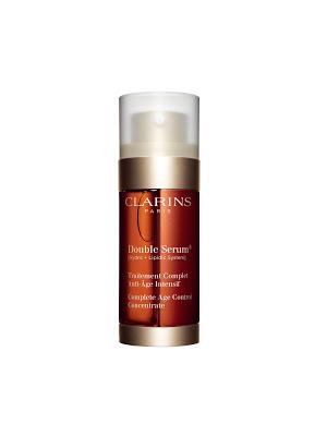 Piel rejuvenecida con Double Serum de Clarins