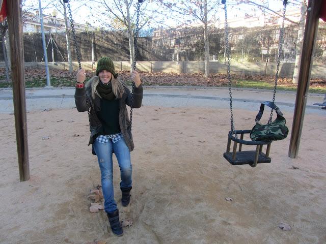 PARKA CON CAPUCHA Y PELO