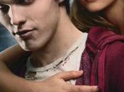 Tráiler Póster teaser español adaptación Julie", "Memorias zombie adolescente"