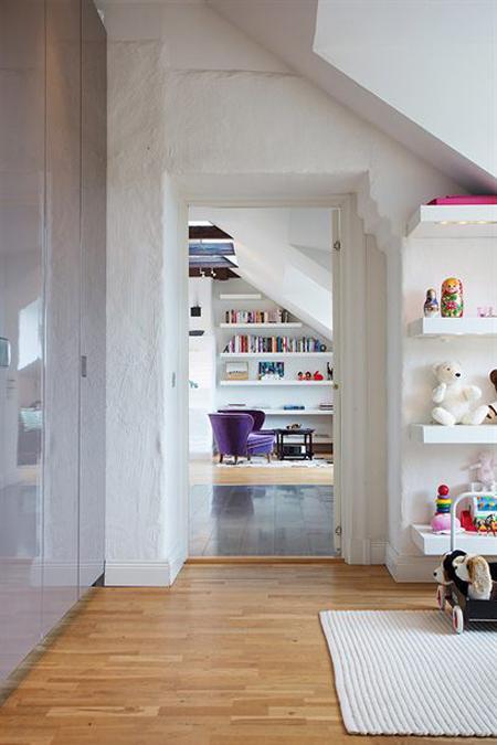 vigas en el techo aticos vigas de madera salones con chimenea decoración inclinados con ventanas empotradas estilo nórdico estilo escandinavo diseño de aticos decoración sueca aticos decoración salones decoración habitación infantil decoración de áticos decoración cocinas office comedor blog interiorismo blog interiores blog decoración aticos de estilo nórdico aticos con ventanas inclinadas y techos inclinados aticos con muebles de diseño amplia terraza con vistas 