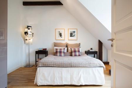 vigas en el techo aticos vigas de madera salones con chimenea decoración inclinados con ventanas empotradas estilo nórdico estilo escandinavo diseño de aticos decoración sueca aticos decoración salones decoración habitación infantil decoración de áticos decoración cocinas office comedor blog interiorismo blog interiores blog decoración aticos de estilo nórdico aticos con ventanas inclinadas y techos inclinados aticos con muebles de diseño amplia terraza con vistas 