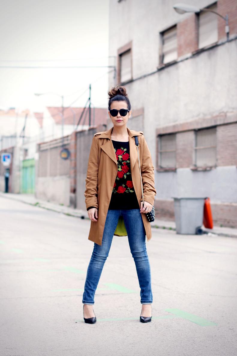 FLORAL SWEATSHIRT
