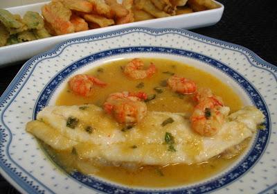 FILETES DE GALLO DE SAN PEDRO CON SALSA DE GAMBAS Y TEMPURA DE VERDURAS