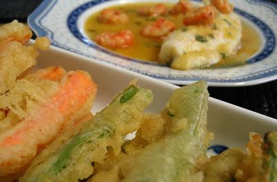 FILETES DE GALLO DE SAN PEDRO CON SALSA DE GAMBAS Y TEMPURA DE VERDURAS